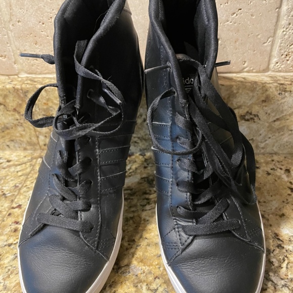 ❤️ ADIDAS WOMENS BLACK HI TOP CLOUDFOAM SNEAKERS 9 - Picture 3 of 7